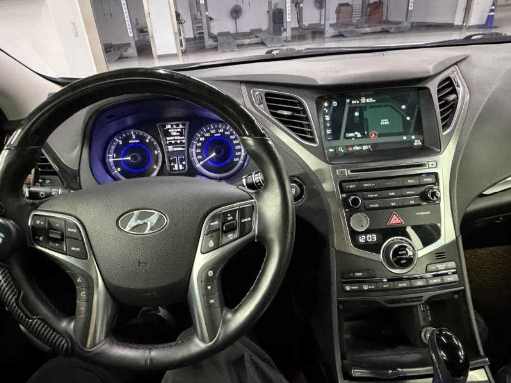 HYUNDAI Grandeur - Vista 5