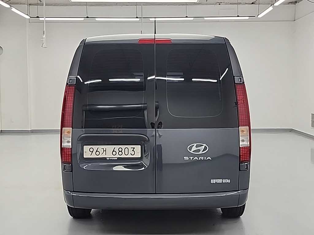HYUNDAI Staria - Vista 3