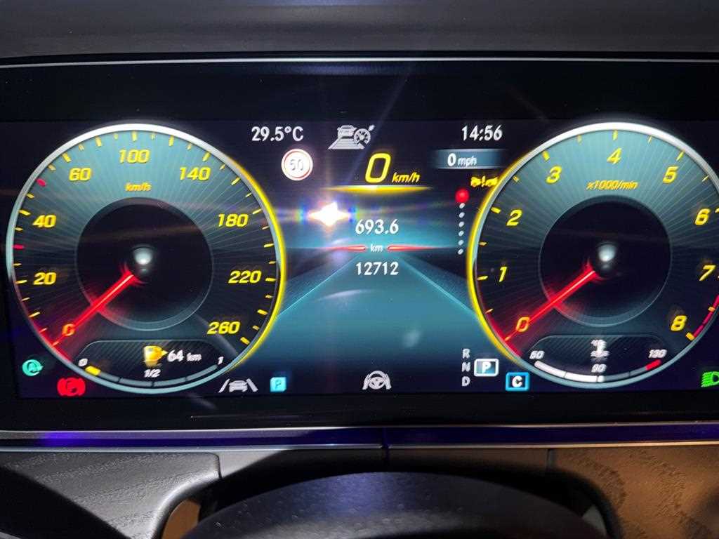 Mercedes Benz E class - Vista 12