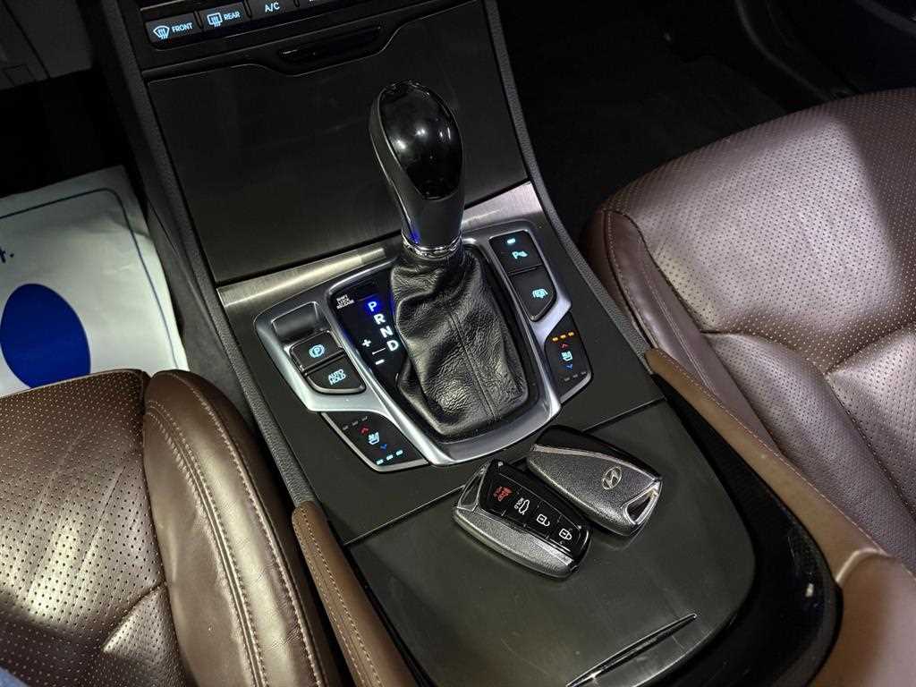 HYUNDAI Grandeur - Vista 10
