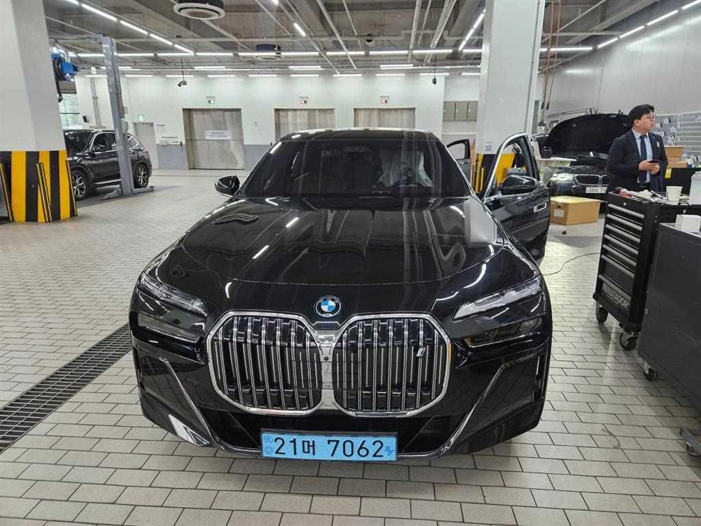 BMW i7 2024 Negro - Importación desde Corea - HF Imports Iquique - Foto 1