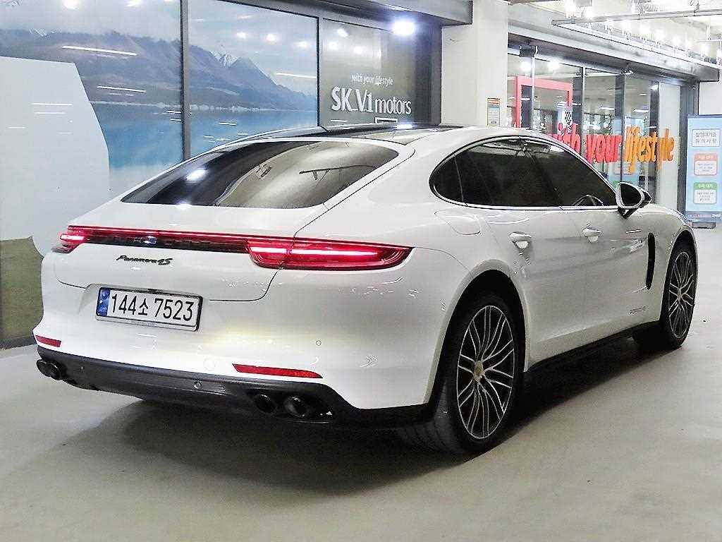 Porsche Panamera - Vista 4