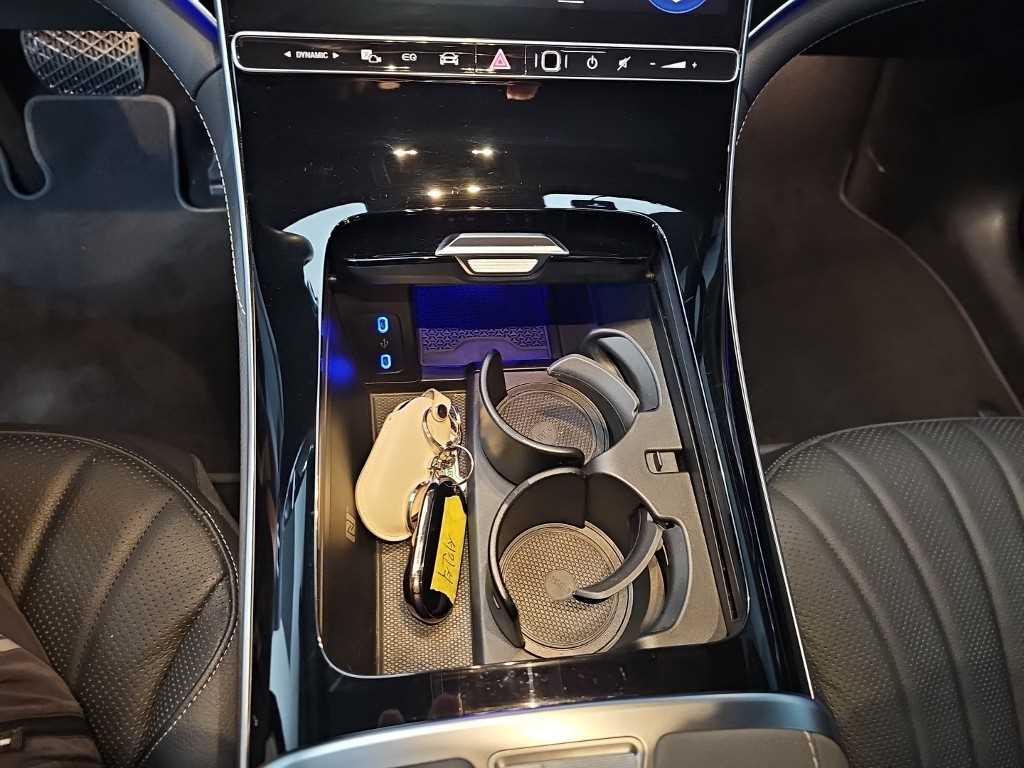 Mercedes Benz EQS - Vista 10