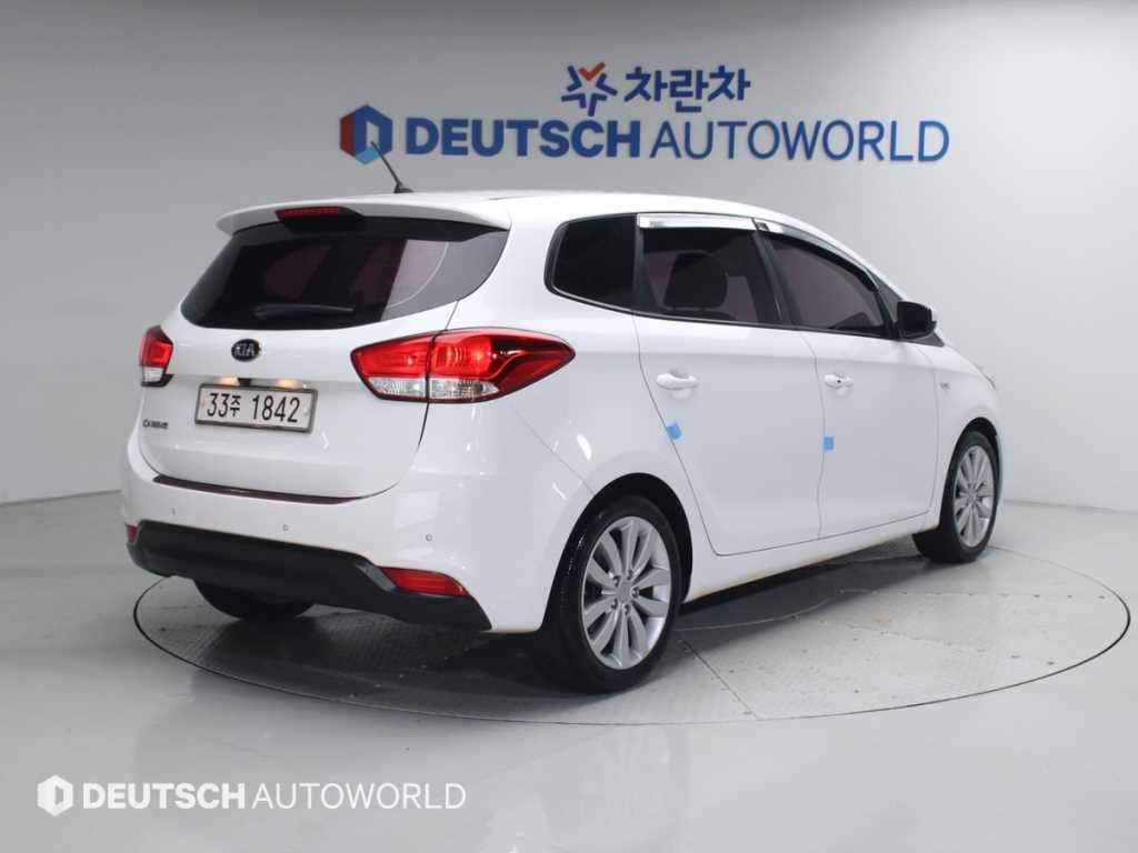 KIA Carens - Vista 2