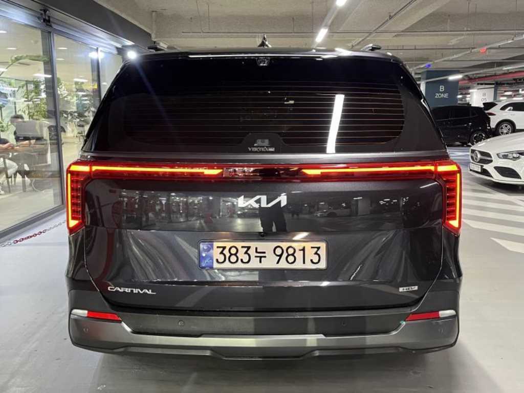 KIA Carnival - Vista 5