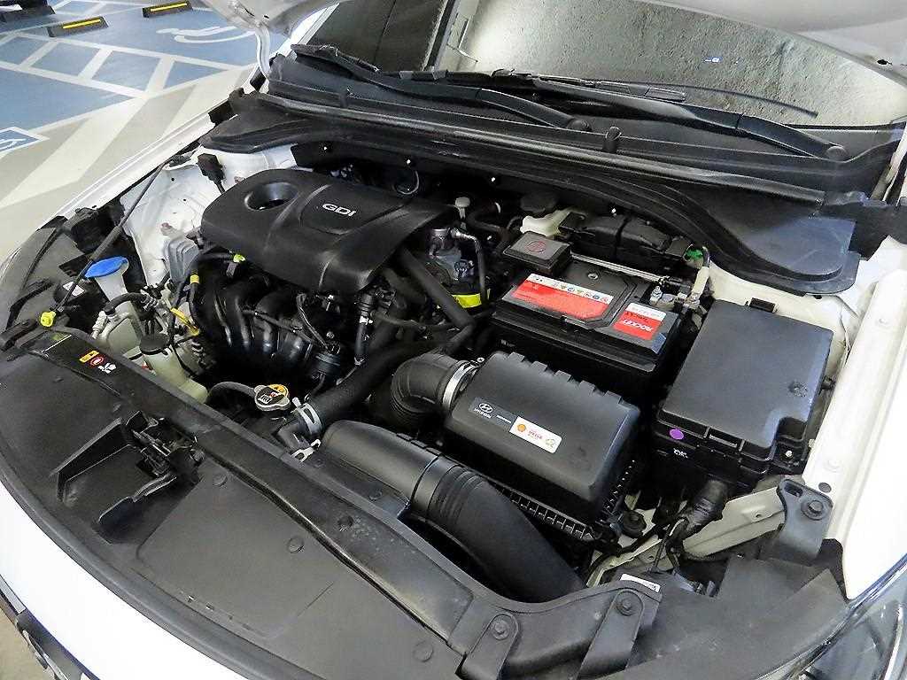 HYUNDAI Avante 2017 Blanco - Importación desde Corea - HF Imports Iquique - Foto 19