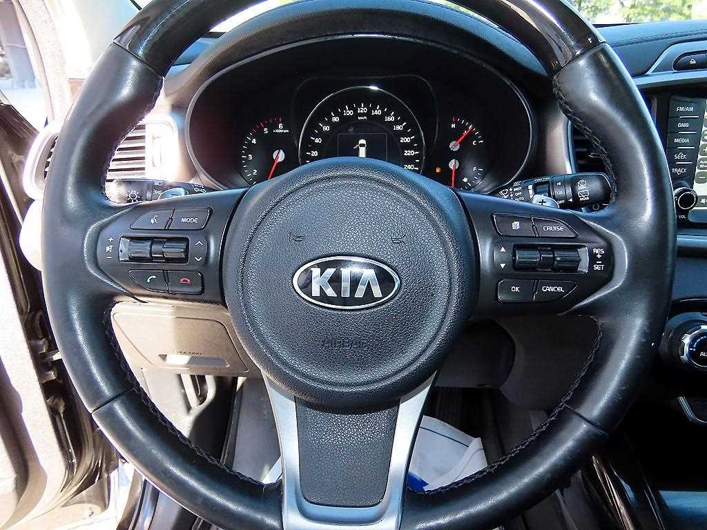 KIA Sorento - Vista 8