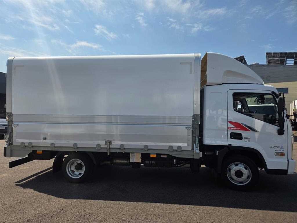 medium and large cargo truck - Vista 7