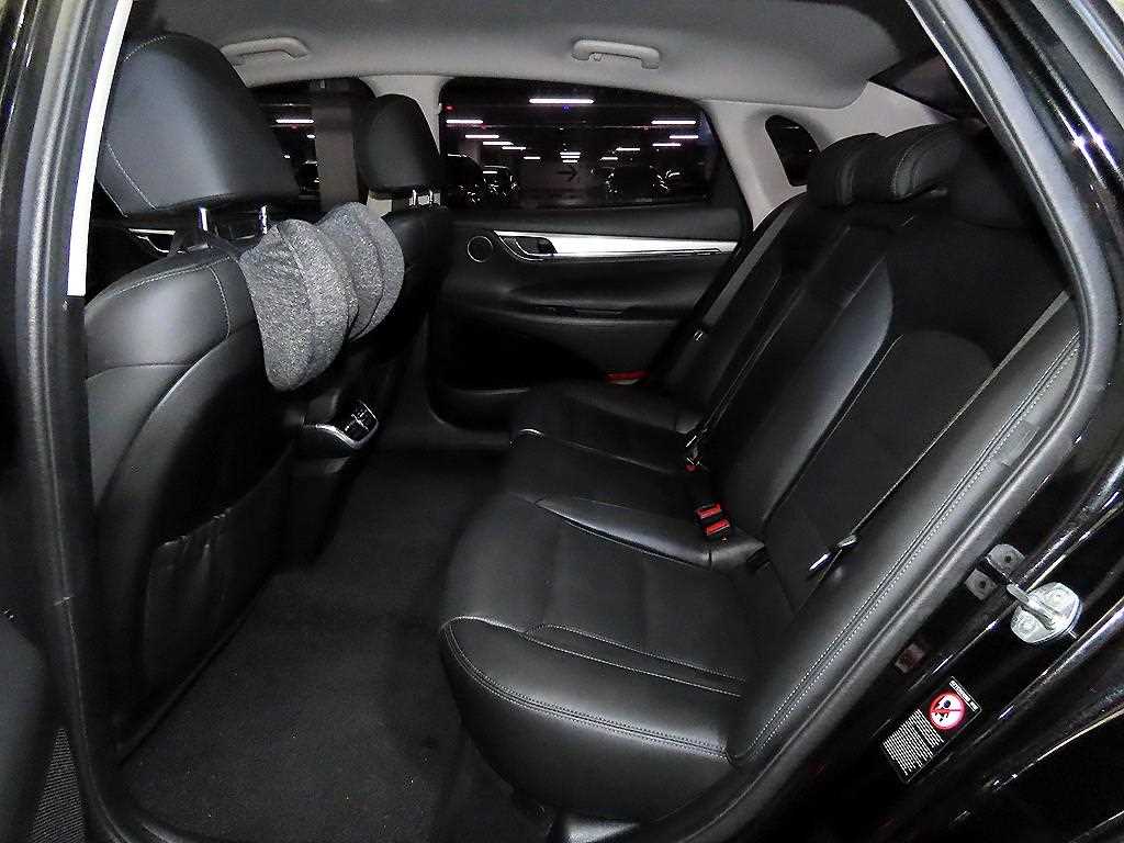HYUNDAI Grandeur - Vista 7