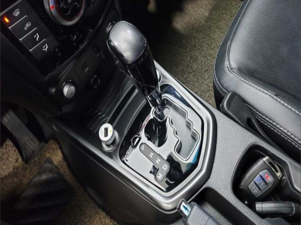 Ssangyong Tivoli - Vista 9
