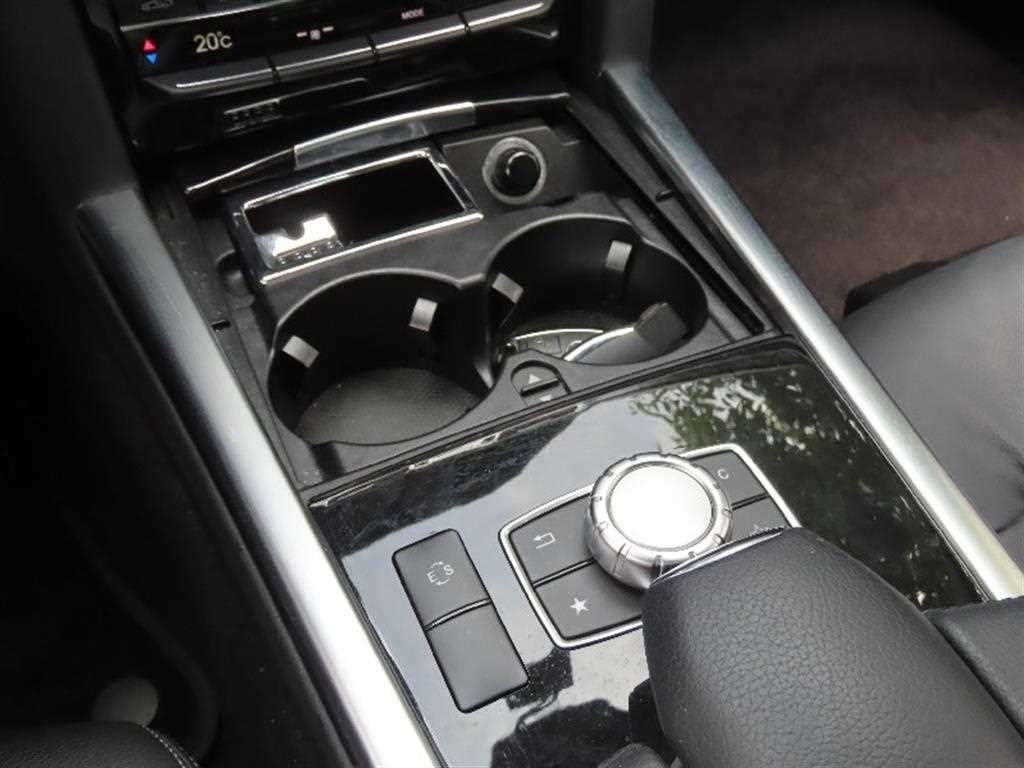 Mercedes Benz E class - Vista 6