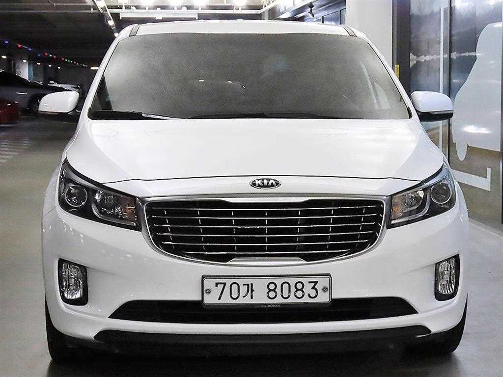 KIA Carnival - Vista 2