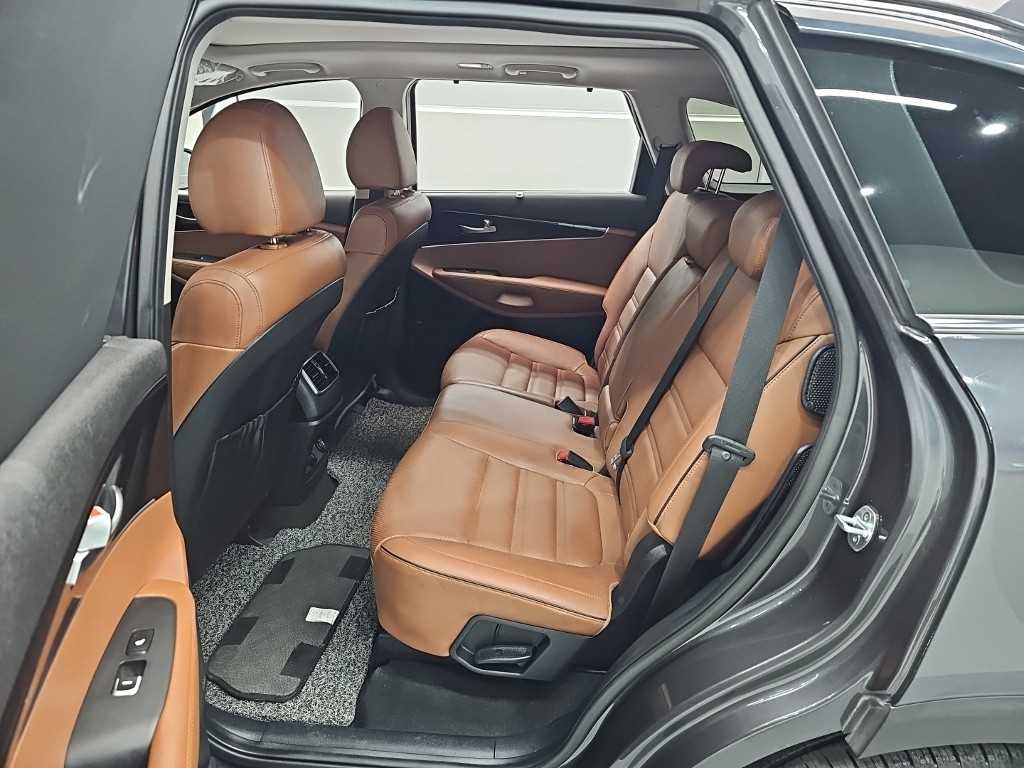 KIA Sorento - Vista 12