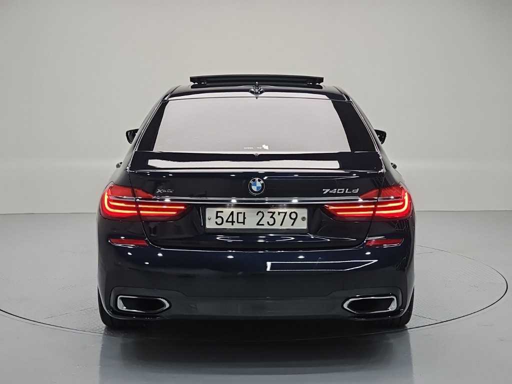BMW 7 Series - Vista 3