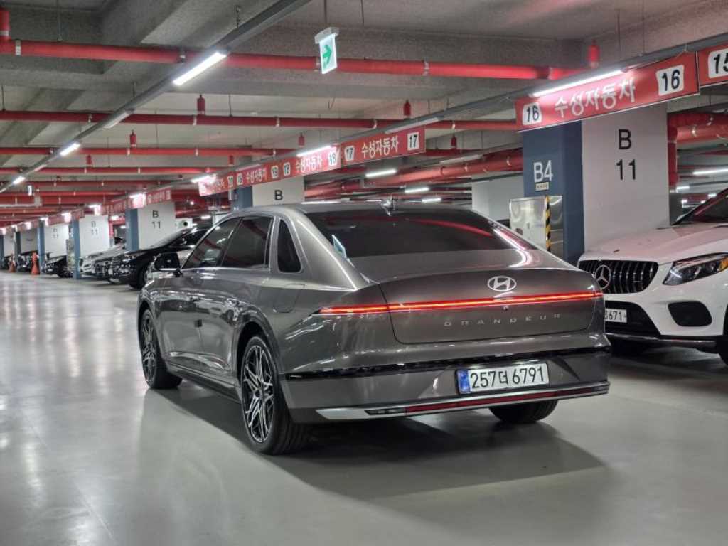 HYUNDAI Grandeur - Vista 3