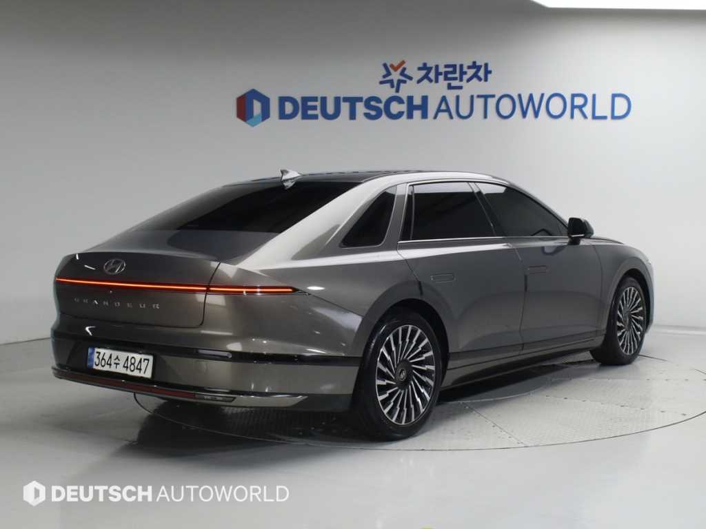 HYUNDAI Grandeur - Vista 2