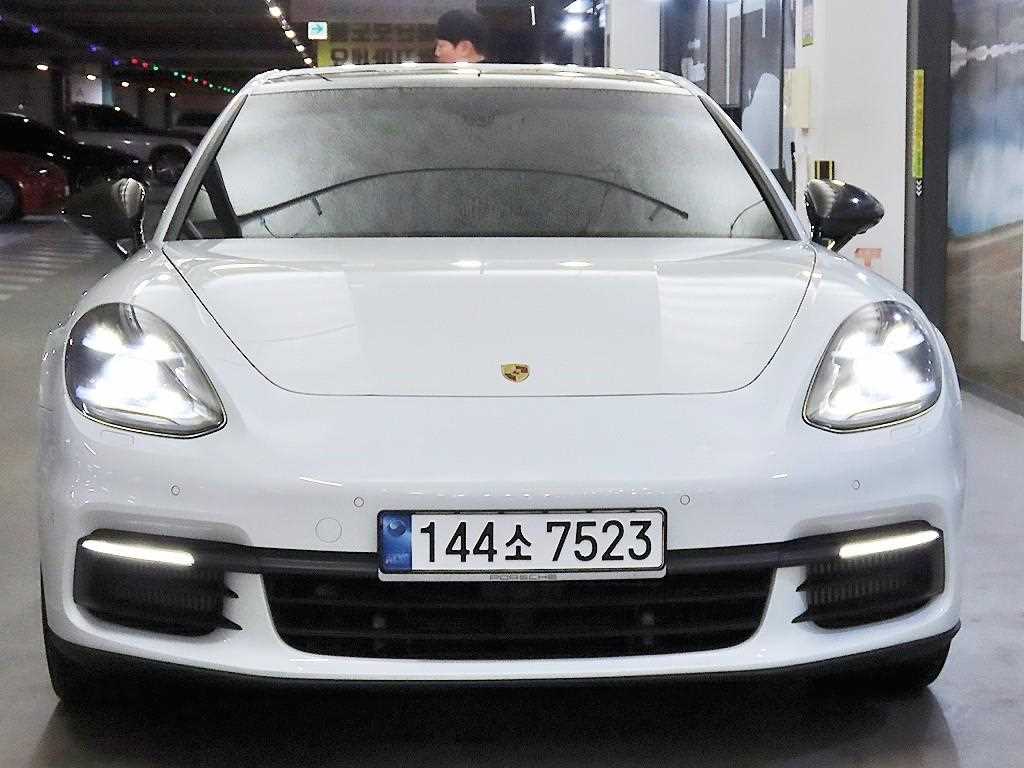 Porsche Panamera - Vista 2