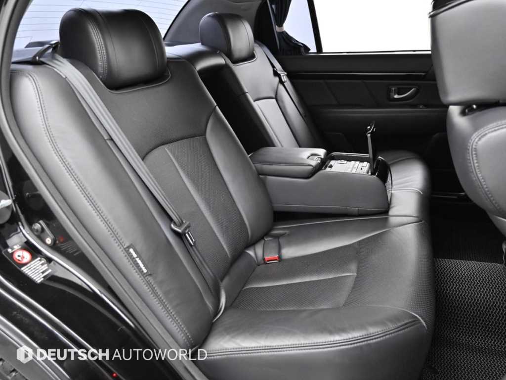 KIA Opirus - Vista 12