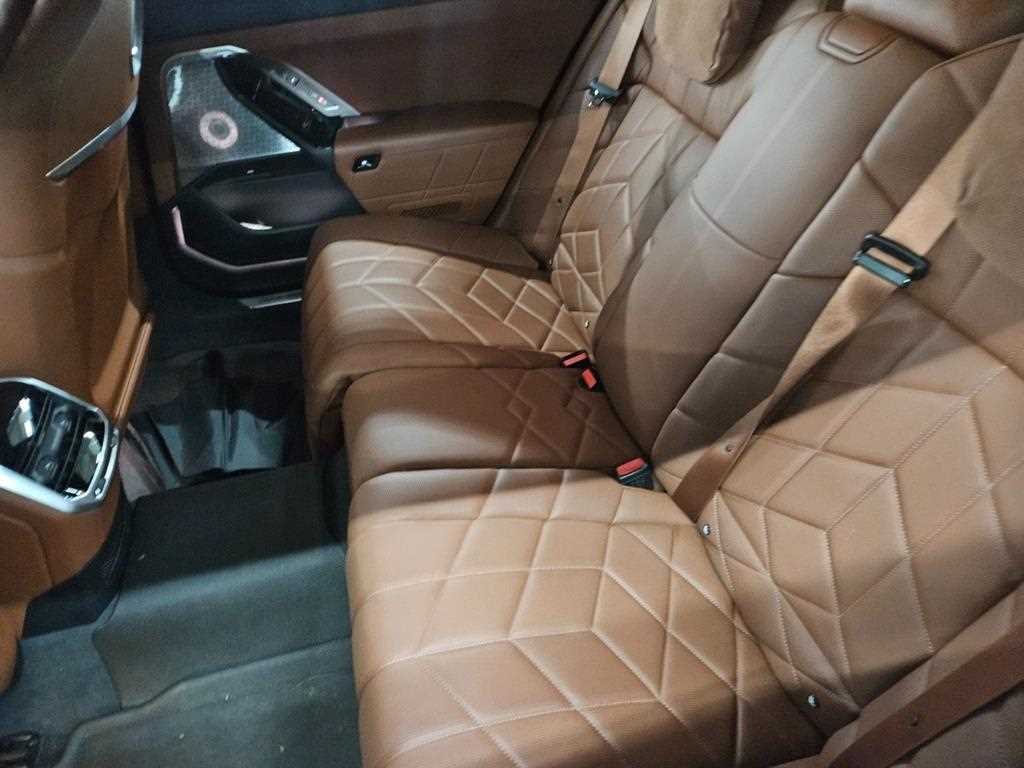 BMW i7 - Vista 7