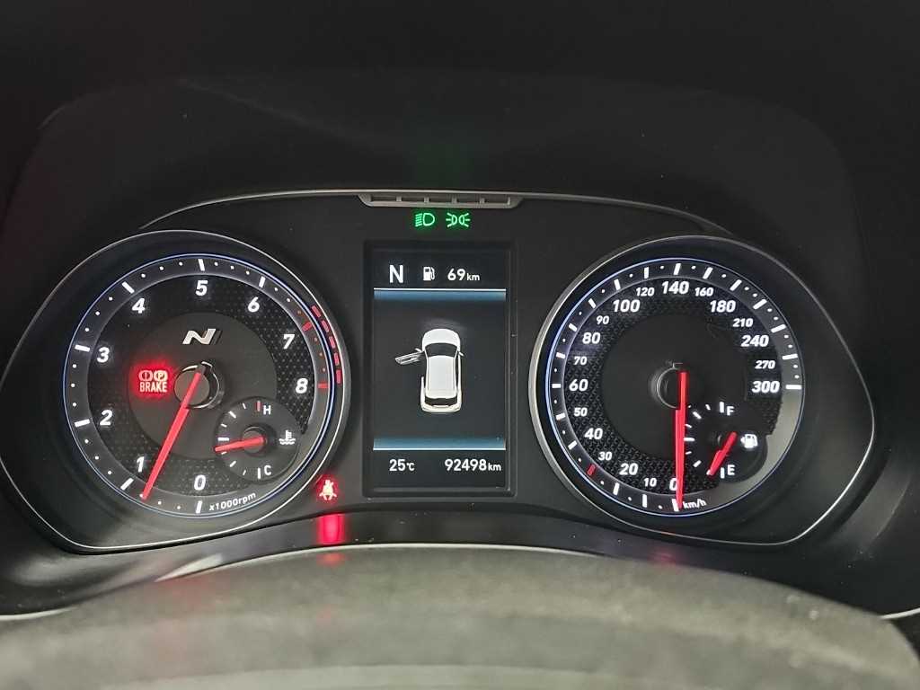 HYUNDAI Veloster - Vista 6