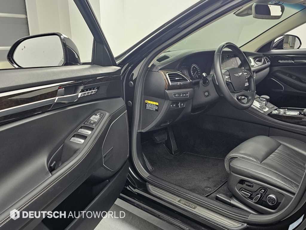 Genesis G90 - Vista 11
