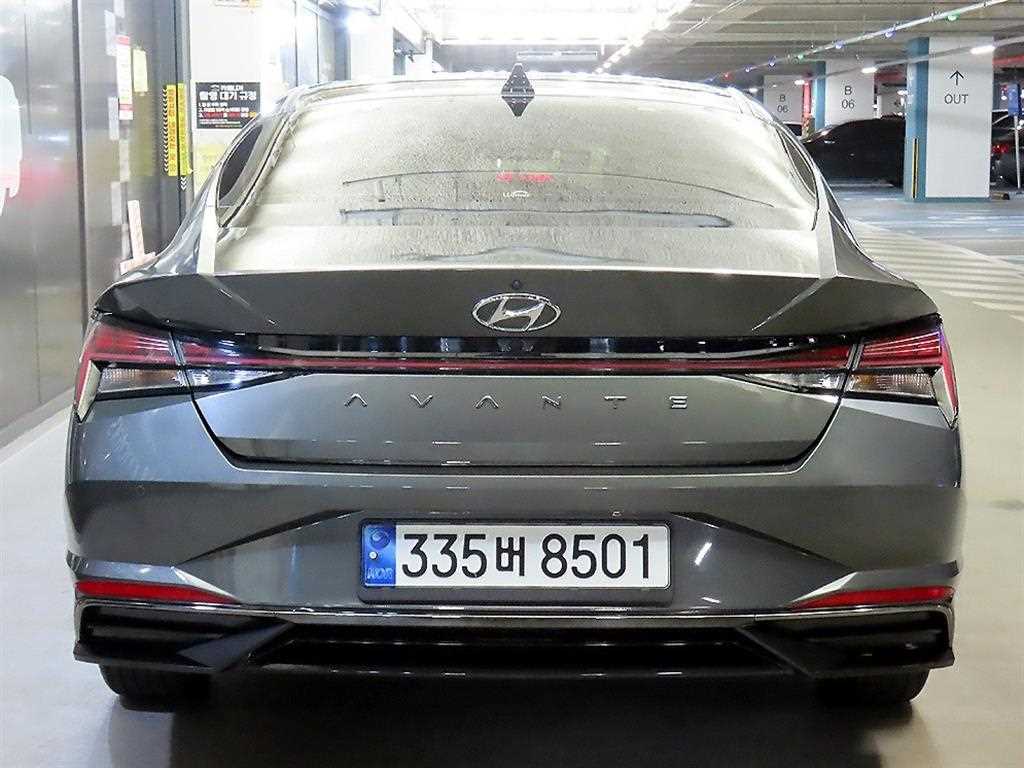 HYUNDAI Avante - Vista 5