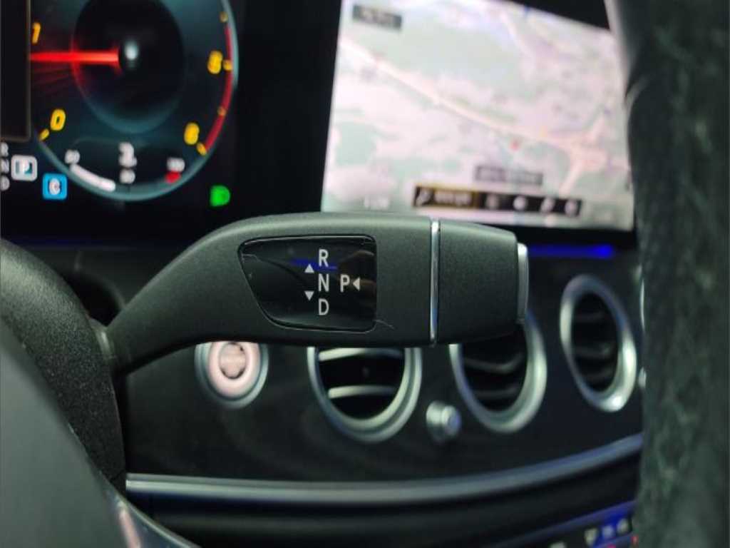 Mercedes Benz E class - Vista 6