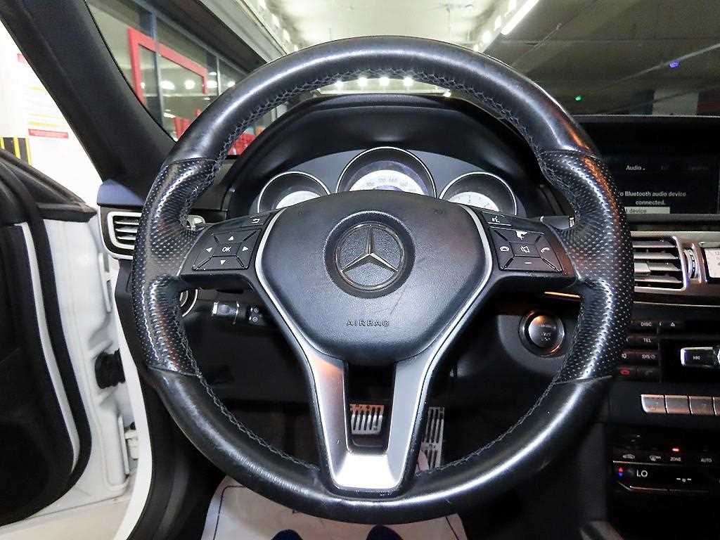 Mercedes Benz E class - Vista 8