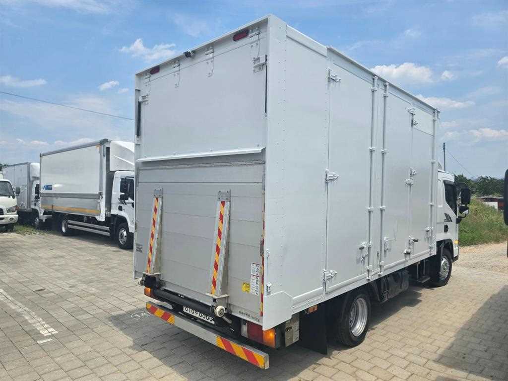 medium and large cargo truck - Vista 4