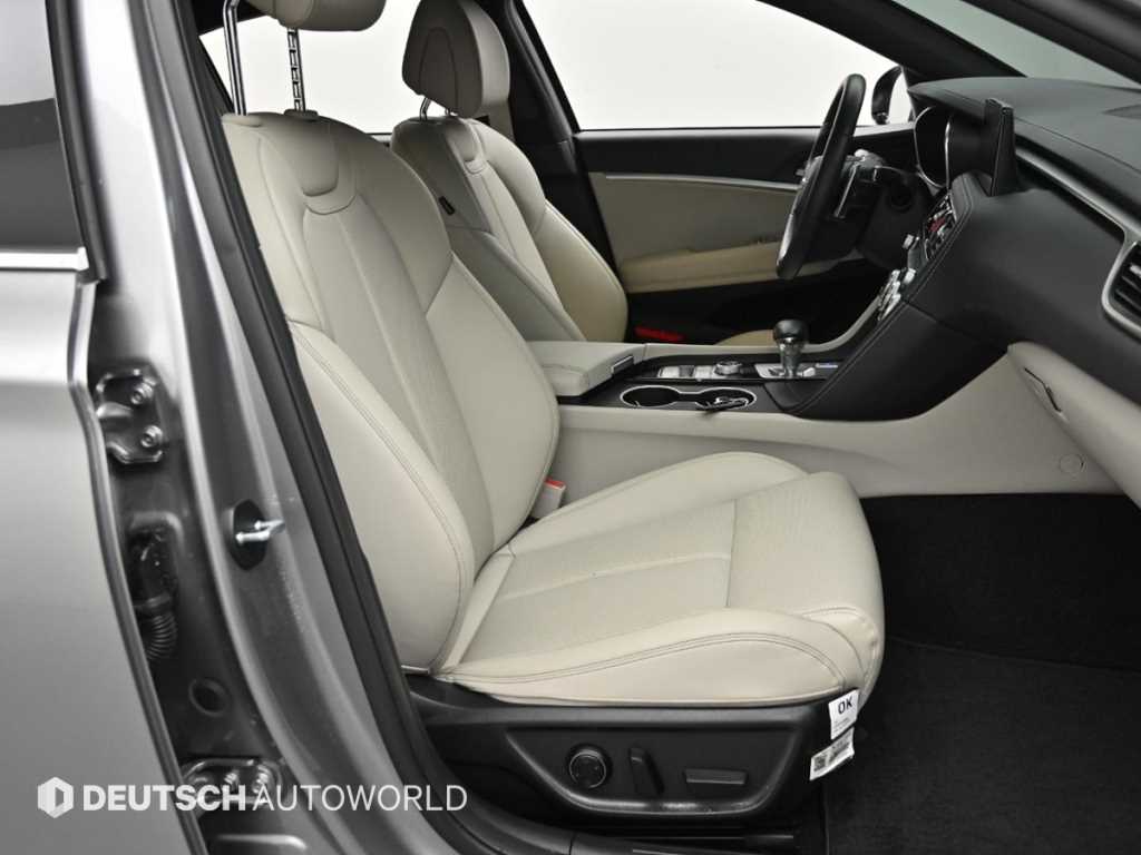 Genesis G70 - Vista 10