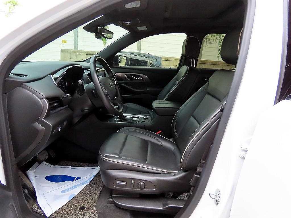 Chevrolet Travers - Vista 5