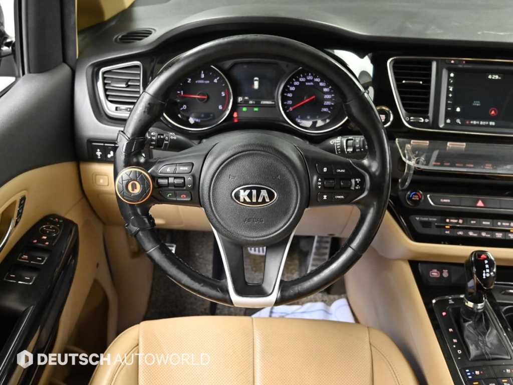 KIA Carnival 2018 Negro - Importación desde Corea - HF Imports Iquique - Foto 13