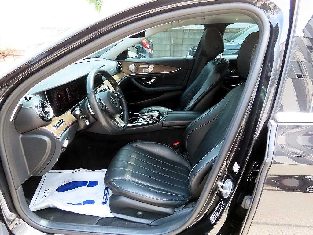Mercedes Benz E class - Vista 5