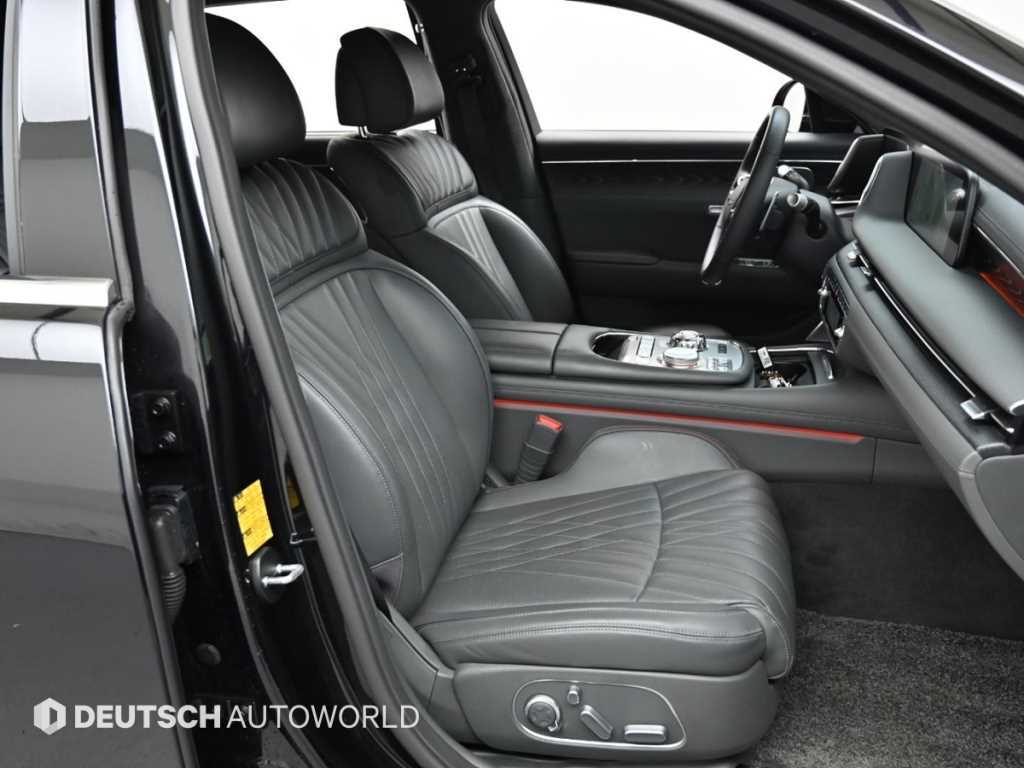 Genesis G90 - Vista 10
