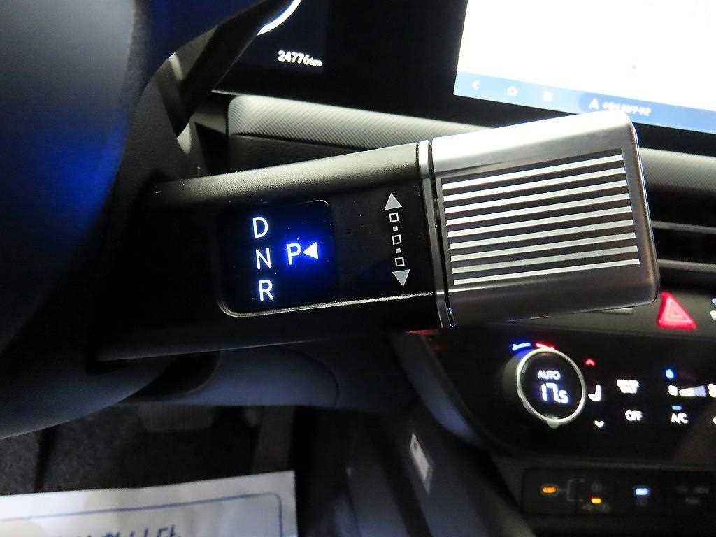 HYUNDAI Sonata - Vista 12