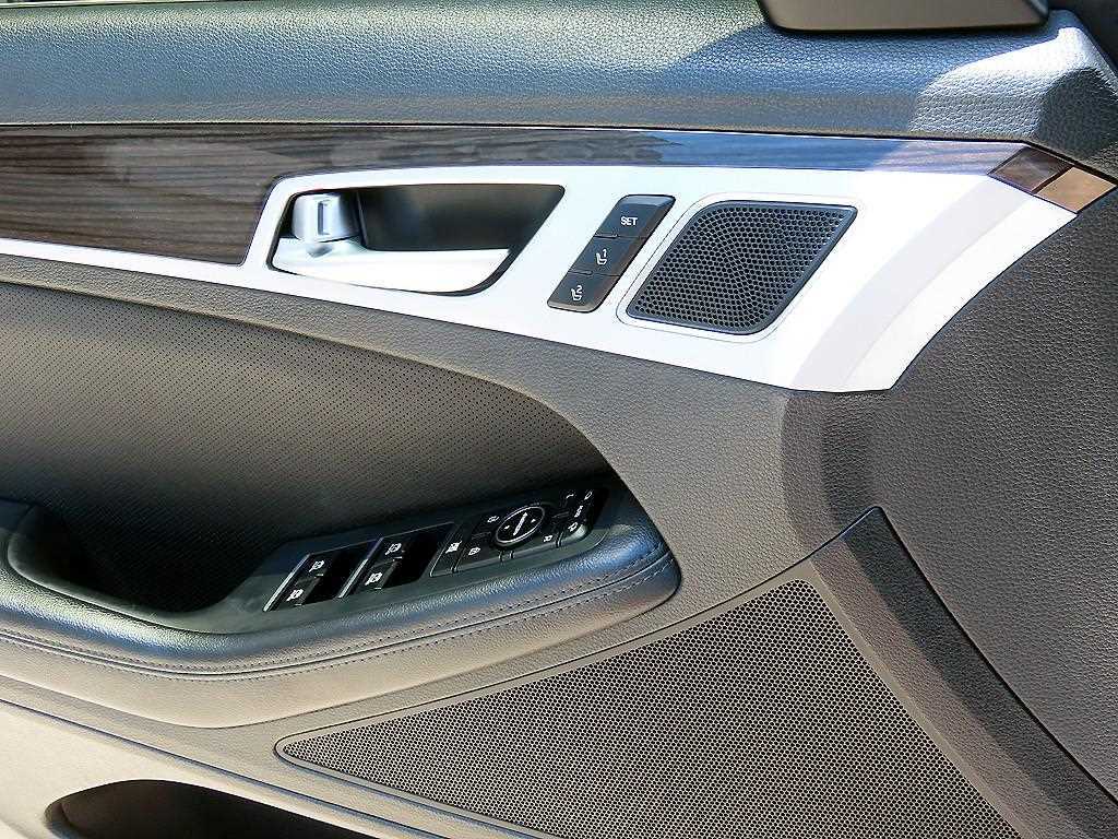 Genesis G80 - Vista 10