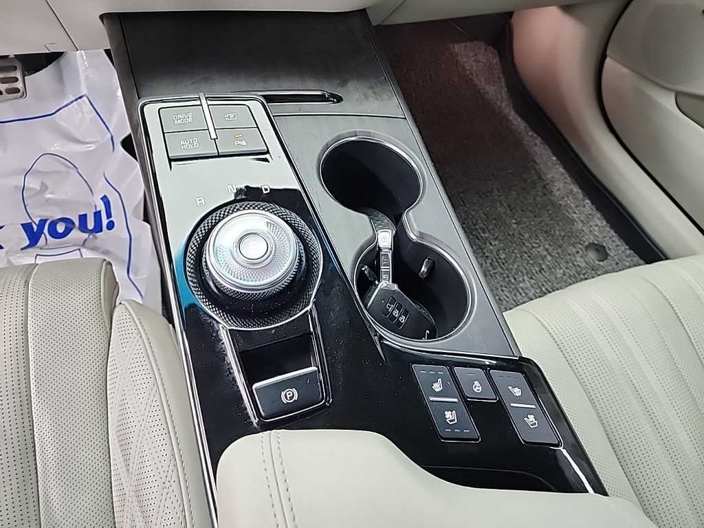 KIA K8 - Vista 8
