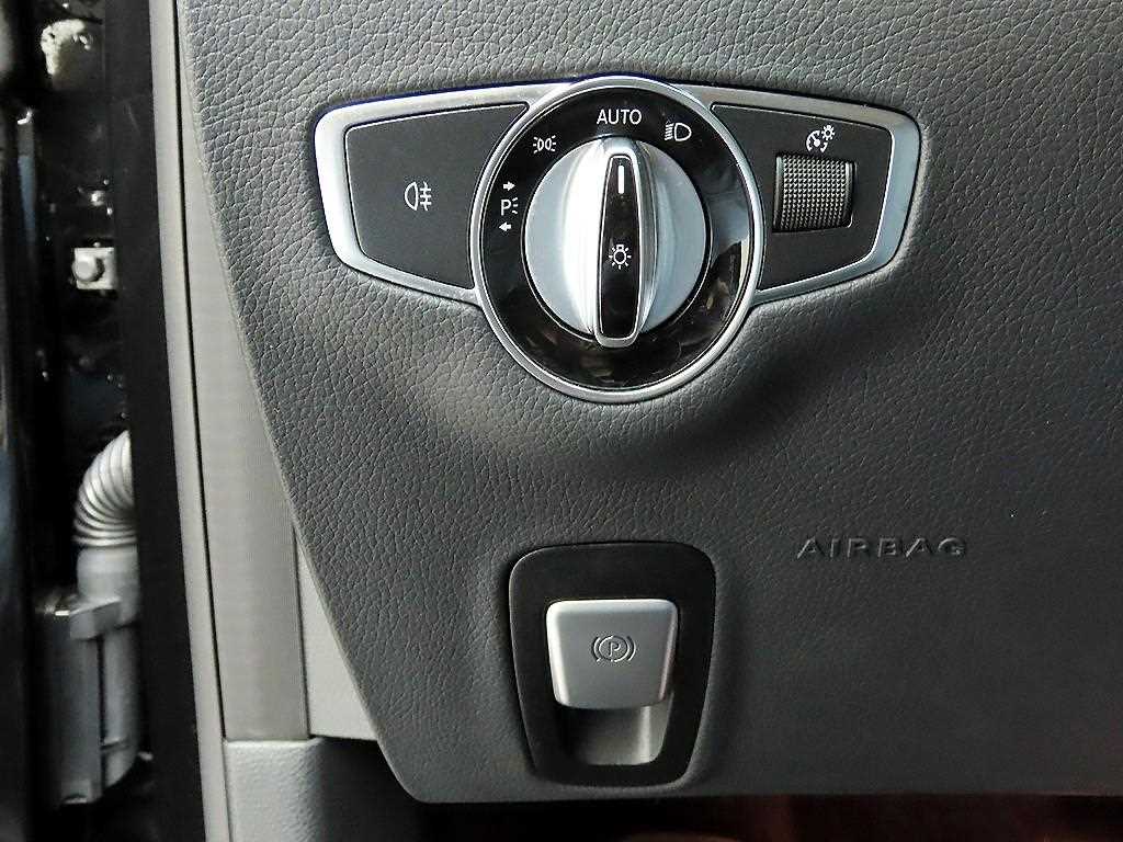 Mercedes Benz CLS Class - Vista 12