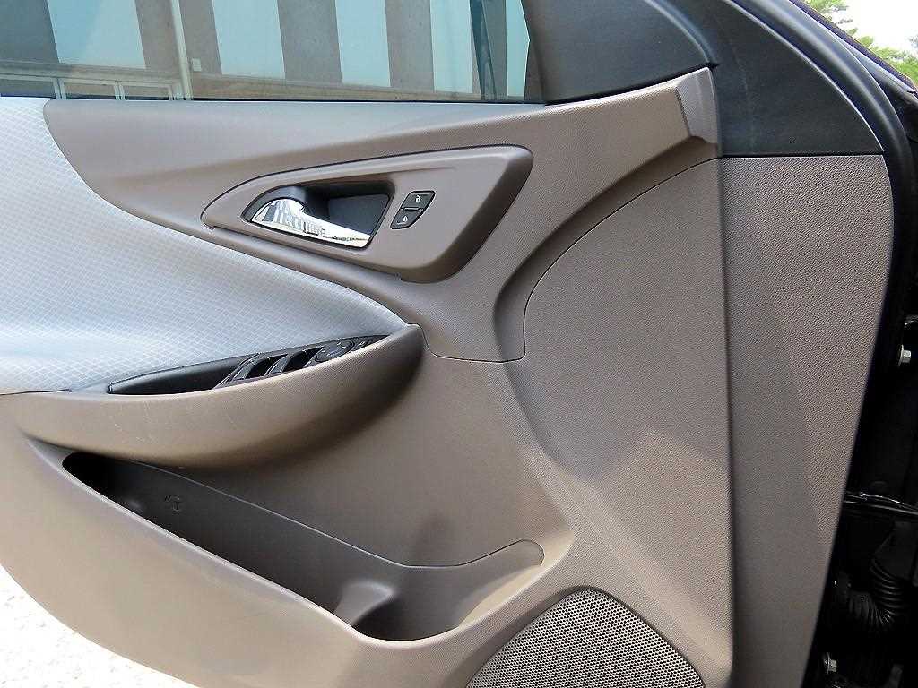 Chevrolet Malibu - Vista 11