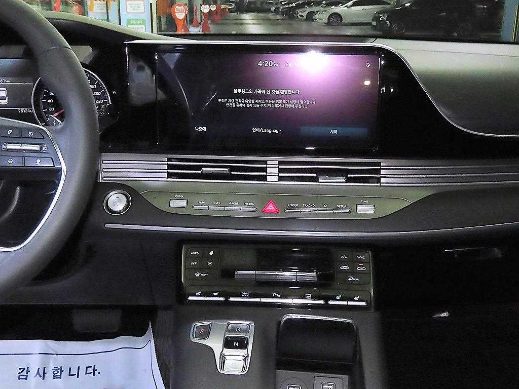 HYUNDAI Grandeur - Vista 11