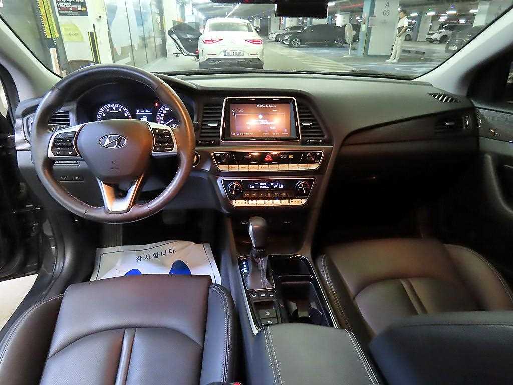 HYUNDAI Sonata - Vista 10