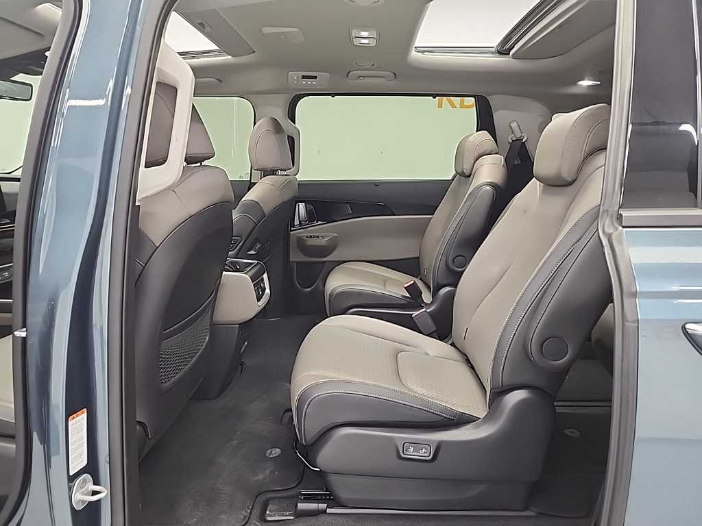 KIA Carnival - Vista 12