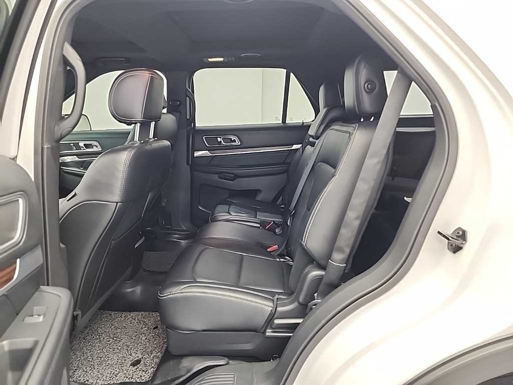Ford Explorer - Vista 12