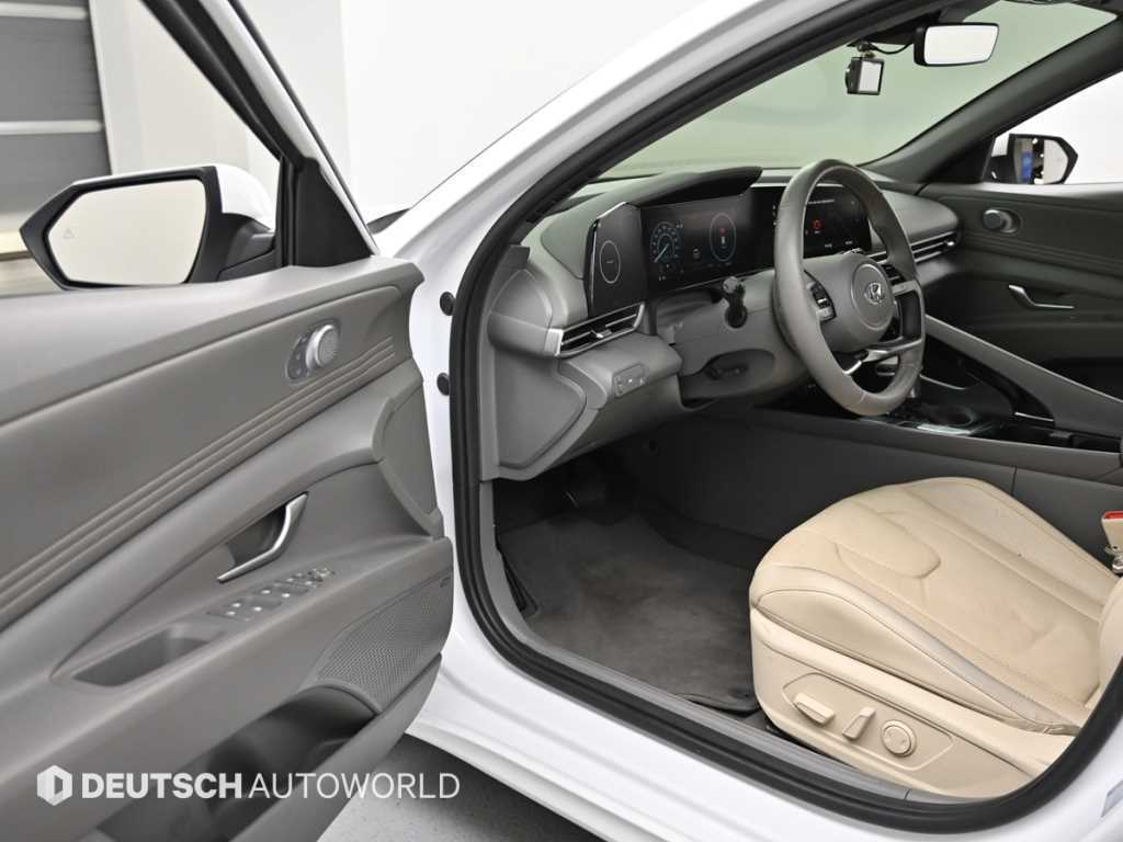 HYUNDAI Avante - Vista 11