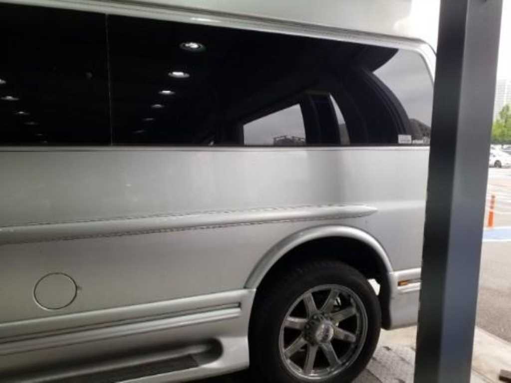 Chevrolet Express van - Vista 6