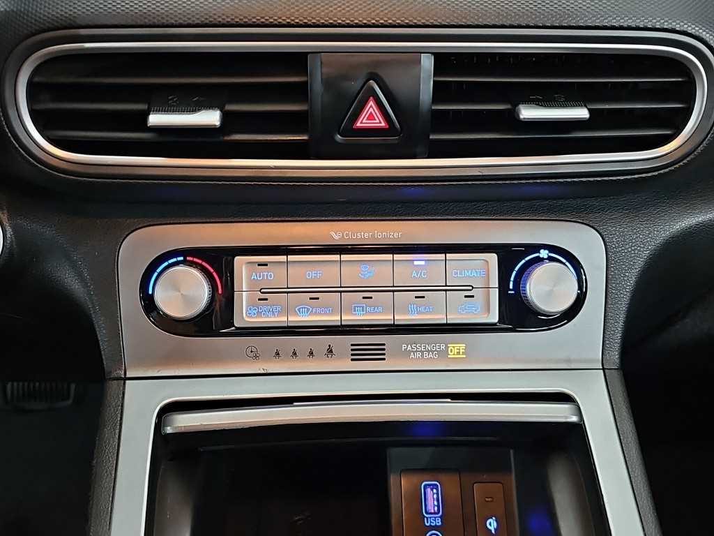 HYUNDAI Kona - Vista 10