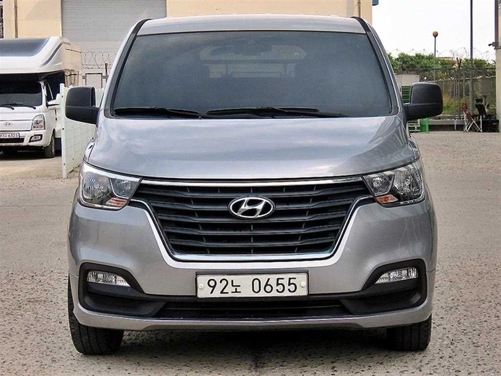 HYUNDAI Starex 2020 Gris - Importación desde Corea - HF Imports Iquique - Foto 1