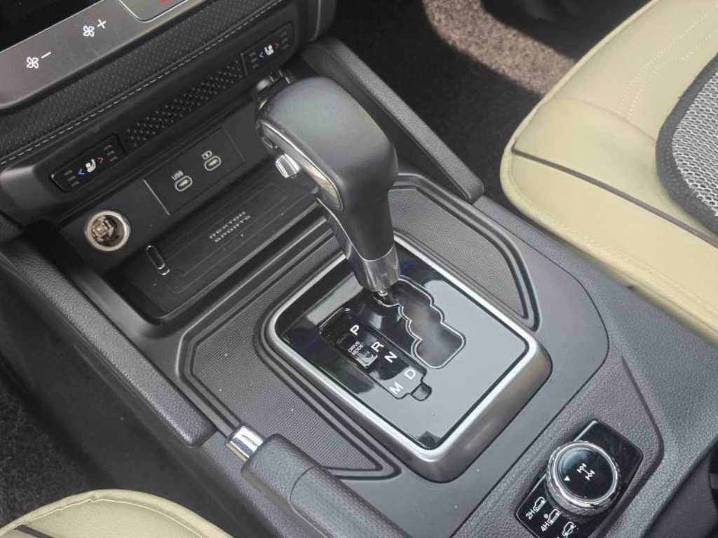 Ssangyong Rexton - Vista 10