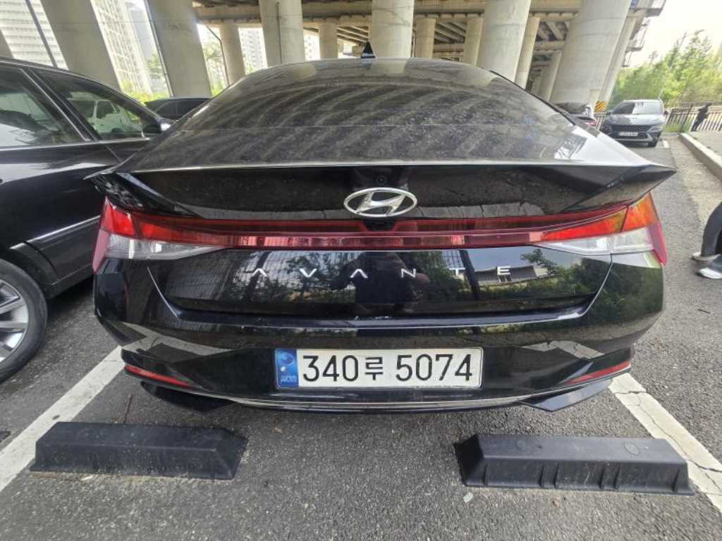 HYUNDAI Avante - Vista 6