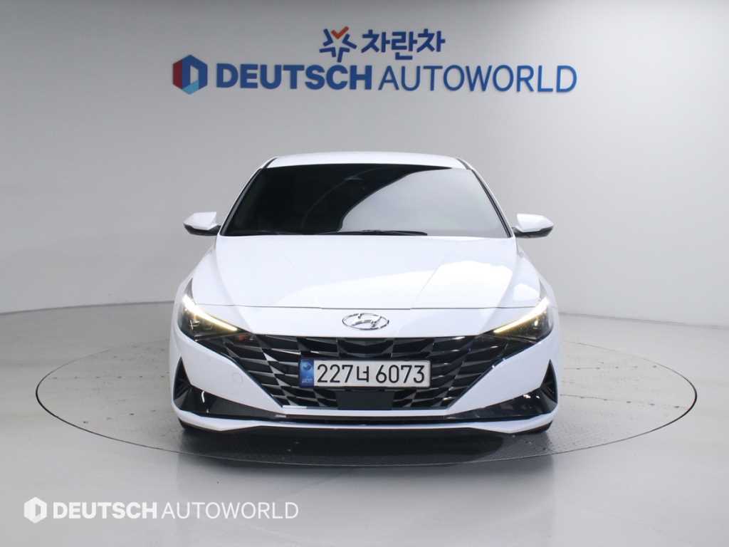 HYUNDAI Avante - Vista 3